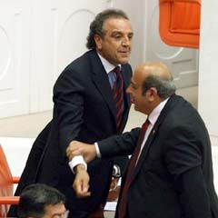 Genel Kurul'da 'bayrak' tartışması