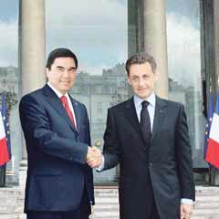 Sarkozy, Türkmenistan'ı ziyaret edecek