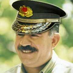 Öcalan'a asker şapkası taktılar!
