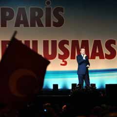 Erdoğan Paris'te 10 bin kişiye konuştu