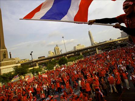 Bangkok'ta olağanüstü hal ilan edildi
