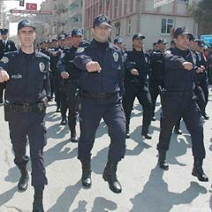 Polislerin gözü Başbuğ'da
