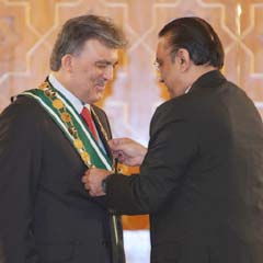 Gül'e Pakistan Devlet Nişanı verildi