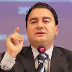 Babacan: Krizden en hızlı Türkiye çıkacak