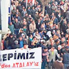 Ankara'da partiyi kapattırmaya çalışıyorum   