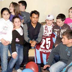 Trabzonsporlu Alanzinho'dan anlamlı ziyaret