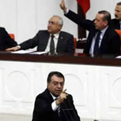 Durmuş Başbakan'la yemekte!