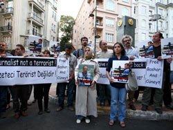Suriye'deki gazeteciler için protesto
