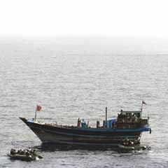 Yemen karasularında İran gemisi alıkonuldu!