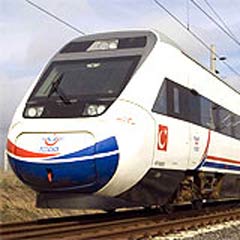 Yüksek hızlı tren bir yaşında