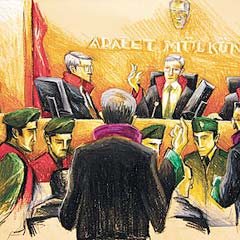 Mahkeme heyetine ağır hakaret