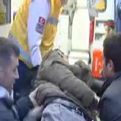 Flaş: Tramvay yayalara çarptı
