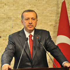 'Yoksulluğa çare üretemiyorsanız...'