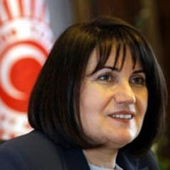 'AK Parti istemesi halinde başörtüsü sorununu çözer'