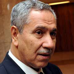 Bülent Arınç kaza yaptı
