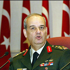 Başbuğ'a tuhaf destek!