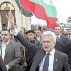 Milliyetçi lider Türkler'e yine kan kustu
