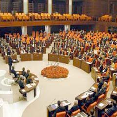 Referandum süresi Meclis'ten geçti