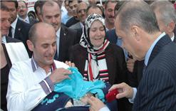Başbakan'dan minik adaşına altın