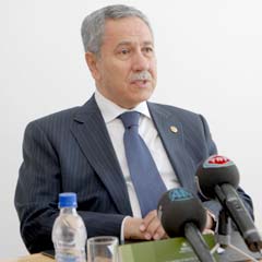 Arınç: Bin yıl sürecek denmişti ama on yıl bile sürmedi