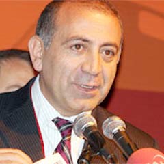 'Gürsel Tekin ayrımcılık yapıyor'