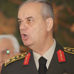 O emir Paşayı dosyaya sokar