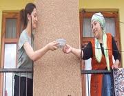 Evler Yakın Komşular Uzak
