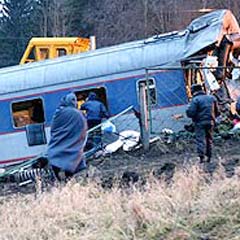 Halle'de tren faciası, en az 18 öl