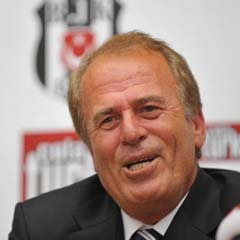 Mustafa Denizli, geçen sezonu aratıyor