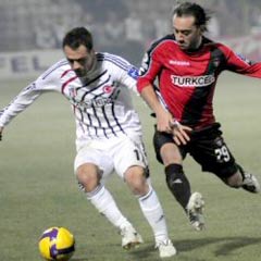 G.Antep'te Kartal'ın kanadı kırıldı