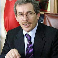 Şener bu seferde medyaya çattı!
