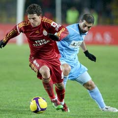 3 gol Cim Bom'a yetmedi
