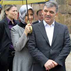 Gül, Gandi'nin anıt mezarını ziyaret etti