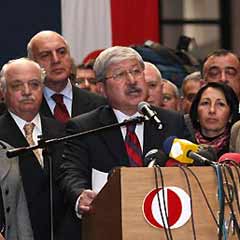 'Kendisini hala ÜAK Başkanı sanıyor!