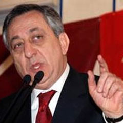 Okay, Arınç'ı suçladı!