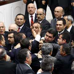 TBMM'de skandalın eşiğinden dönüldü!