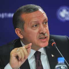 Erdoğan Romanlarla Kürtleri kıyasladı!