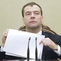 Medvedev'den hükümete: Durumumuz içler acısı