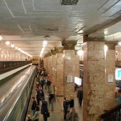 Moskova metrosunun evsiz ve kapkaççılarla başı dertte