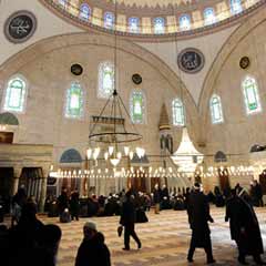 Yavuz Sultan Selim Camisi ibadete açıldı