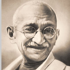 Gandi'nin son külleri denize döküldü