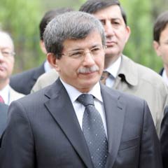 Davutoğlu: İsrail-Suriye görüşmeleri başlayabilir