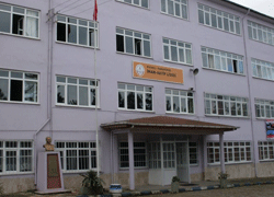 Karamürsel'de imam hatip orta okulunun sıkıntısı büyük