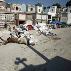 Haiti'de 120 bin civarında ceset toplandı