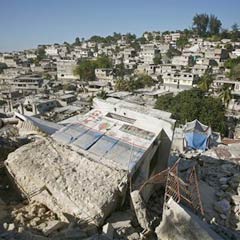 Haiti'li 33 çocuk Fransa'da 