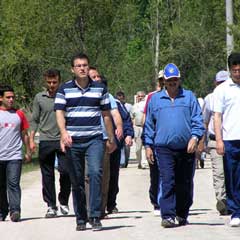 Düzenli yürüyüş ve yüzme, hemoroit riskini azaltıyor
