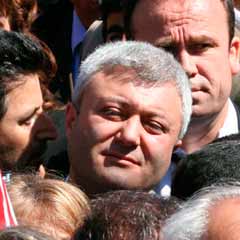 Özkan'dan çıkan belgeler şaşırttı