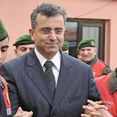 Dönmez yine aynı taktiği kullandı