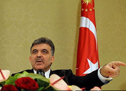 Gül'den örnek hareket