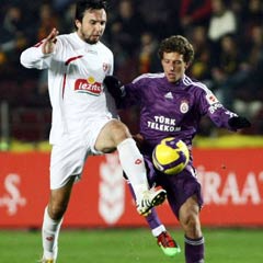 Galatasaray Denizli'yi gole boğdu